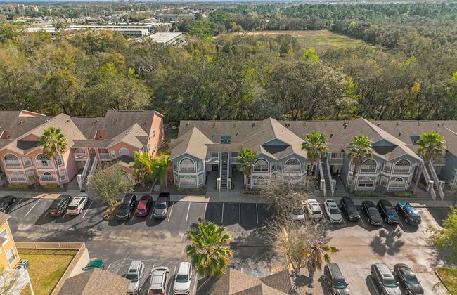 Upstay - Unbeatable Location Condo w Garden Patio - Photo 25