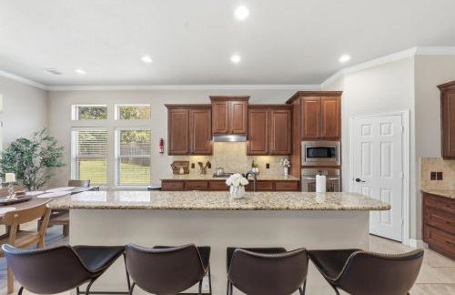 Cozy 4bdrm 3bath Home in The Woodlands - Photo 17