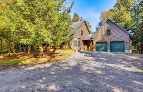 Private Deck and Fire Pit Adirondack Family Home - Foto 35