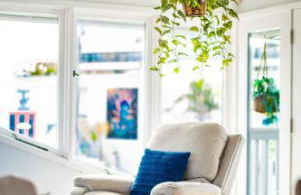 Blue Water View Condo in Prime Coastal Locale - Foto 12