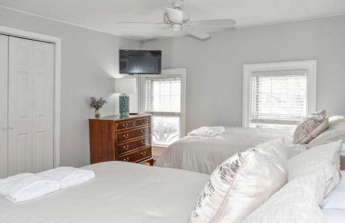 Walk to State park, 6bed,Hot tub & Game room - Foto 13