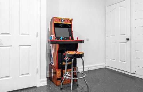 Vista Home near Disney - NEW heated hot tub - games room - Foto 28