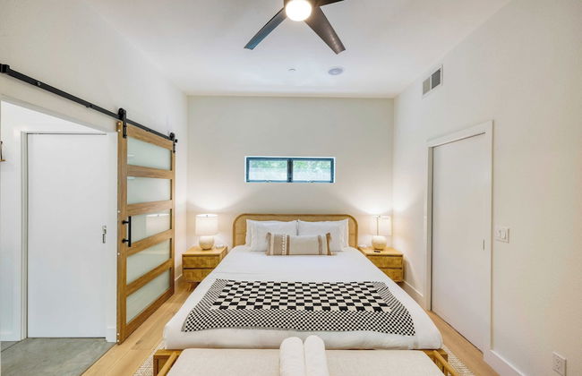 Mill Creek by Avantstay Modern Design, Patio, Hot Tub - Foto 20