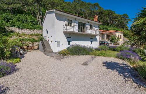 Villa Dorijana, a beachfront holiday home - Foto 1