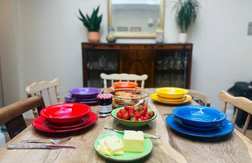 5 Bed Luxury Townhouse with Hot Tub, Rooftop Terrace, Perfect for Groups, Near Cruise Terminal - Foto 14