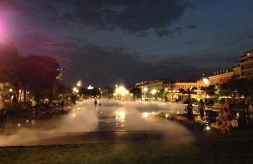 2 Bedrooms Appartement In Central Location on the famous Place Massena Nice - Photo 28