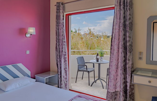 Saint-Trope Studios - Photo 19