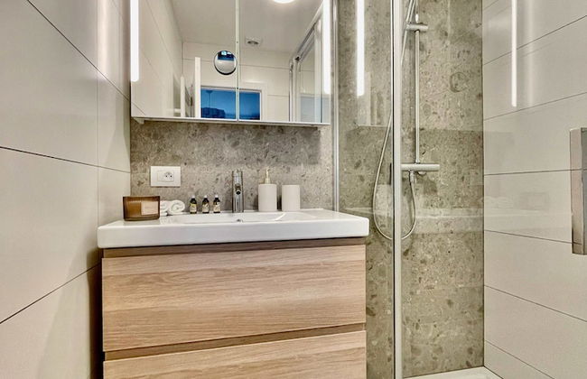 Luxury 2BR 2BA Near Fashion District by Oneluxstay - Foto 47