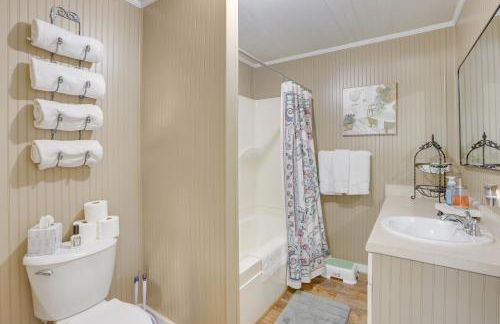 2 Mi to Lake Lineville Farmhouse with Fire Pit - Foto 15