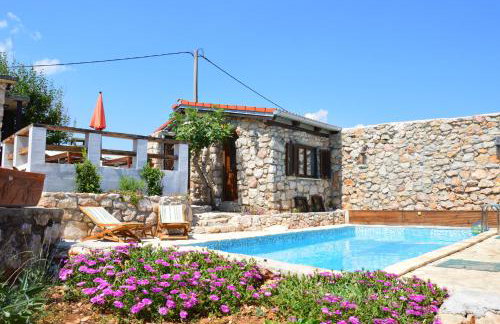 Three Sisters, absolutely unique stone houses, 200 m from the beach - Photo 22