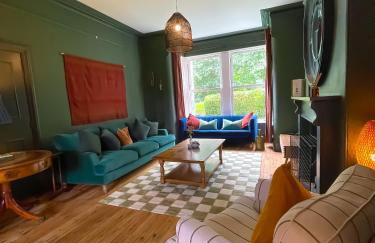 Spacious home in Leeds ideal for gatherings with free parking - Foto 56