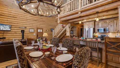 Lumberjack Lodge by KABINO Hot Tub Fire Pit Satellite WiFi Grill Large Porch - Foto 4