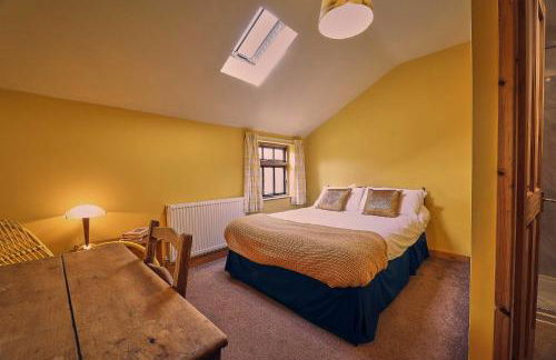 Host & Stay - The Red Brick Barn - Photo 3