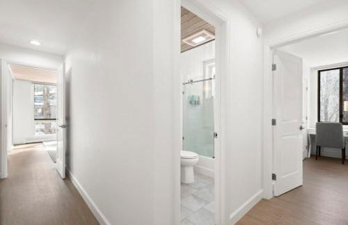 Renovated Riverfront 3 BR, 2 BA with Pool - Walk to Town! - Foto 37