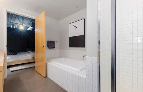 Union Station downtown and gameday retreat! - Foto 41