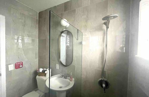 Apartment in the Heart of Calle 8 with Parking - Foto 11