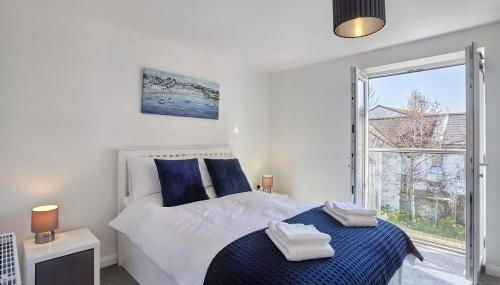 2022 Modern Home In Central Hayle With Parking & EV plug - Foto 5