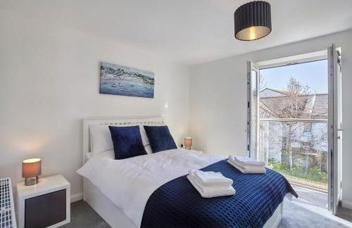 2022 Modern Home In Central Hayle With Parking & EV plug - Foto 5