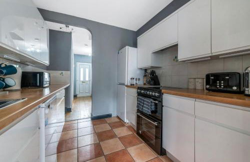 Stunning 3BR House w Garden & Parking in Richmond - Foto 14