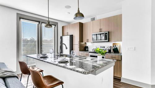 Bright 2BD 2BA Suite Gym and Pool City Center Stay - Foto 2