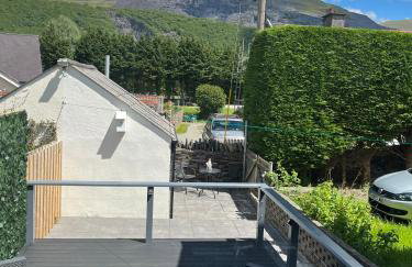 4-6 Guests in centre location with stunning views - Photo 31