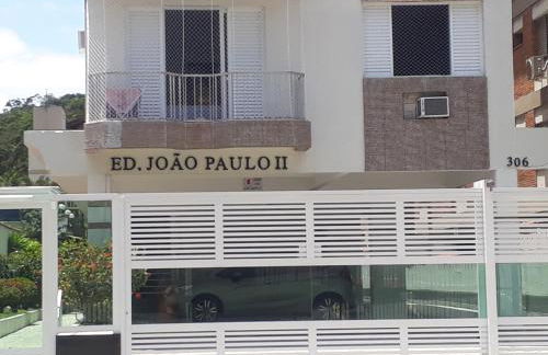 Apartamento com Estacionamento, Wi-Fi, Ar condicionado a 300 metros da Praia da Enseada no Guarujá. - Foto 43