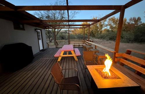 Cozy Creekside Cottage with Deck and Fire Pit in Camp Verde, Arizona - Foto 9
