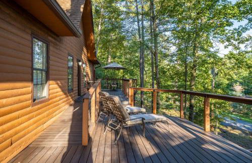 Luxury Rock Creek Cabin w Deck by Lake Hamilton - Foto 34