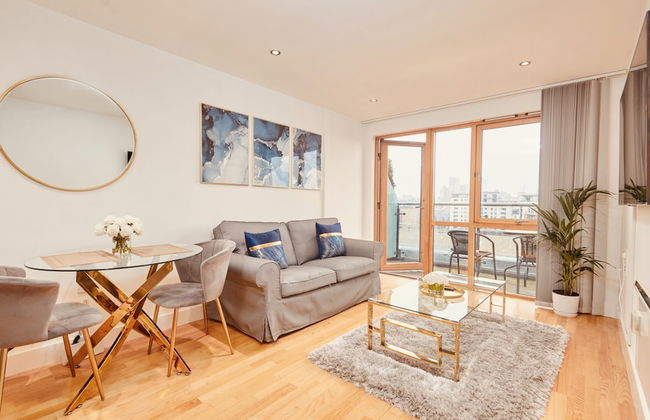 Deluxe City Apt, River Canal View& Free Parking! - Foto 1