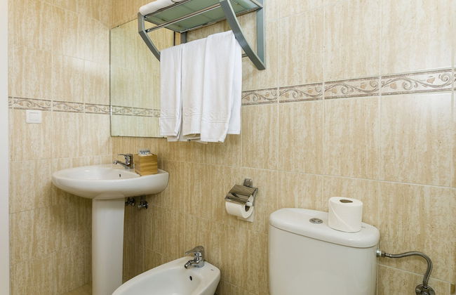 Real del Tivoli Two Rooms and Parking free - Photo 23