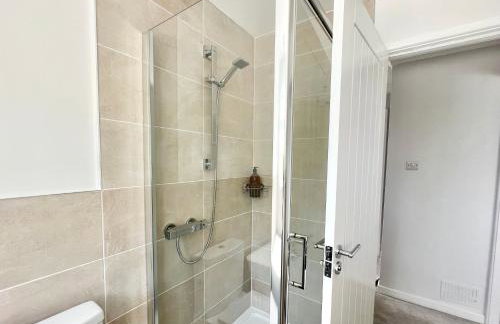 Incredible Views in Dartmouth with Parking and EV Charger - Foto 21