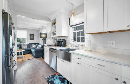 Adorable Beach Cottage - Private Beach Association - Foto 7