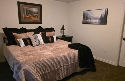 Wasatch Retreat 5 bed 3 5 bath pool table game room - Photo 80