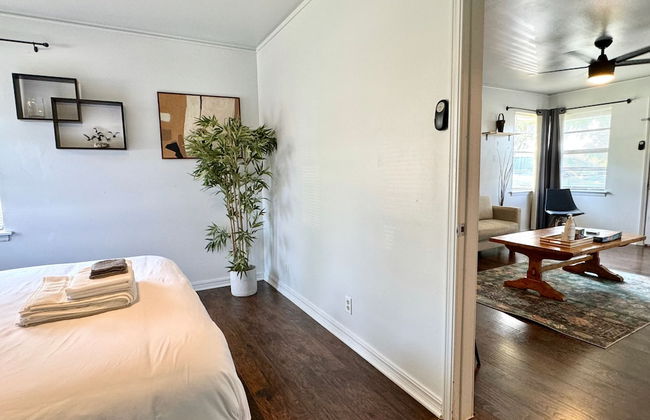 Beautiful Getaway Nears Asian Dist - Photo 36