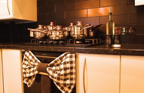 Heathrow Modern House with Parking & Fast WiFi - Foto 54