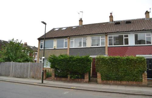 Nice 3 Bedroom House Wimbledon - Foto 27