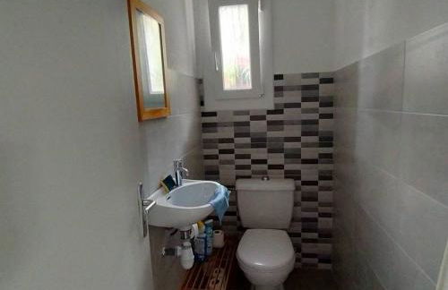 Appartement T3 confortable avec terrasse, 2 chambres, cuisine équipée, Wi-Fi – Larressore - FR-1-495-122 - Foto 12