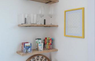 #30 Cozy & Stylish Studio Retreat - Near Odds Farm Park - Sleeps 2 - Perfect for business travelers and Couples - Free parking - Foto 7