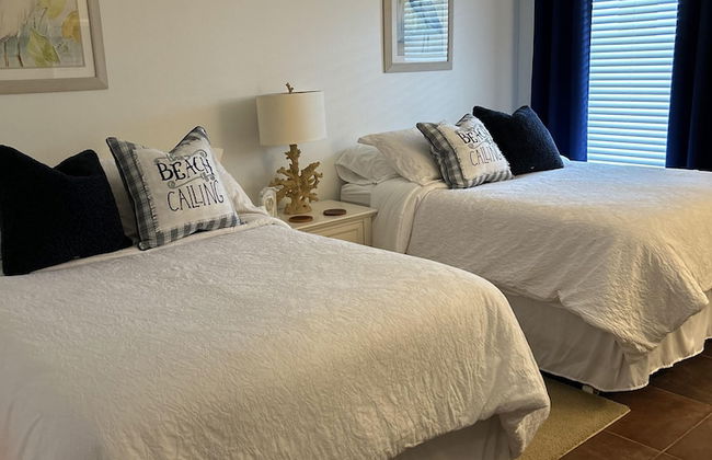 This Condo Is Located In One Of Islamorada's Most Prestigious Condo Complexes. 2 Bedroom Condo by RedAwning - Photo 7