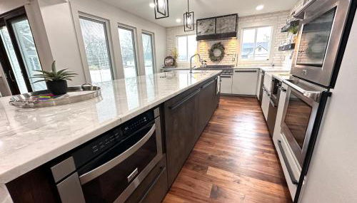 Cheerful 4 bedroom home w/ fireplace & game room - Foto 3