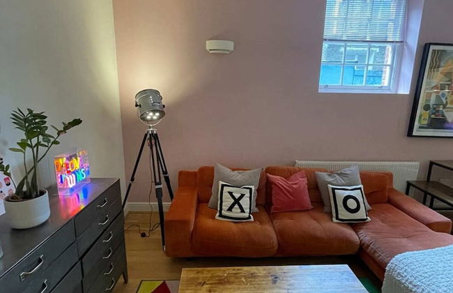 Chic Victorian Flat in Private Estate - Mile End! - Foto 10