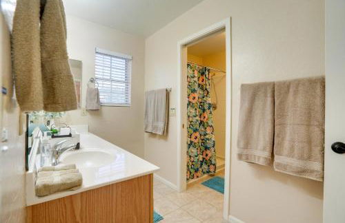 1 Mi to Surprise Stadium! Home with Patio and Hot Tub - Foto 24