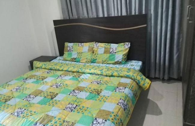 Green Valley Apartments - Photo 2