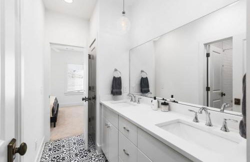 TWO Neighboring Homes Sleeps 24 Walk to 12 South - Foto 27