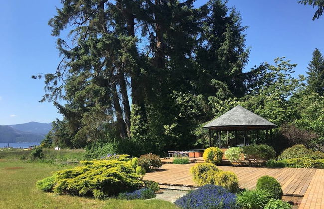 B - Sechelt Private Coastal Home - Photo 23