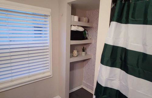 Downtown Charm Two Bedroom Home - Foto 37