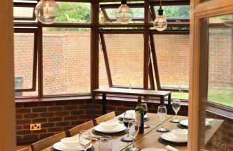 Heathrow Modern House with Parking & Fast WiFi - Foto 5