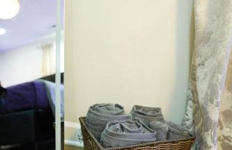 Modern Luxe Retreat -Heart of Chesterfield - Foto 14