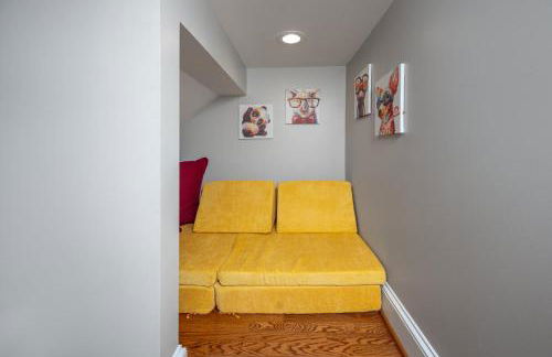 Stylish Durham Retreat - Walkable Sleeps 6 - Foto 24