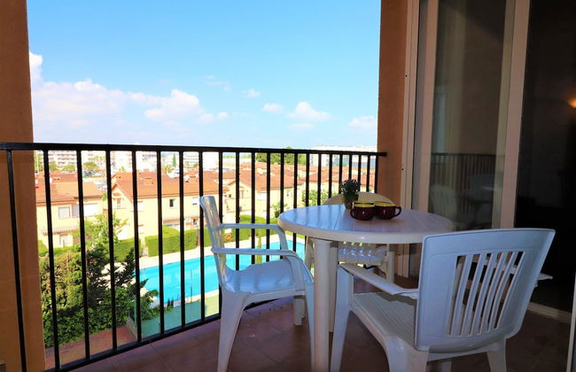 Apartment in Roses Near Sandy Beach - Photo 20